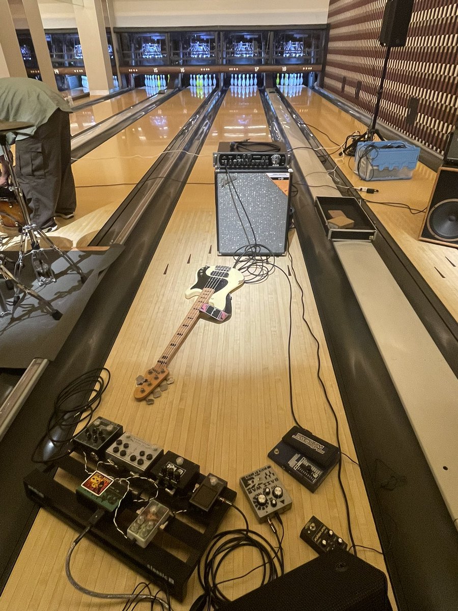 #shimamuramusic 
#gizmomusicjapan 
#ディグボウル吉祥寺
#ストキチ
ボーリング場でカッコつ〜けて