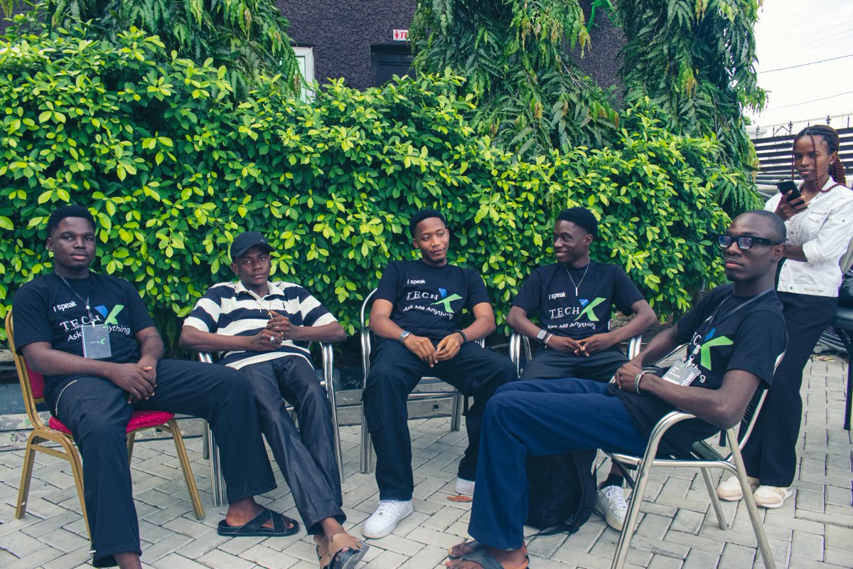 Kwasaku113498's tweet image. Tech X 2025 WAS INSANE
225+ innovators in one room.
I volunteered. I networked. I pitched Rinnd (first time ever, unprepared).
Was I nervous? YES. Did people show interest? HELL YES.
Lesson? Show up. Even imperfectly.
#TechX2025 #TechExperience #TechInnovation
@sandlip_oasis