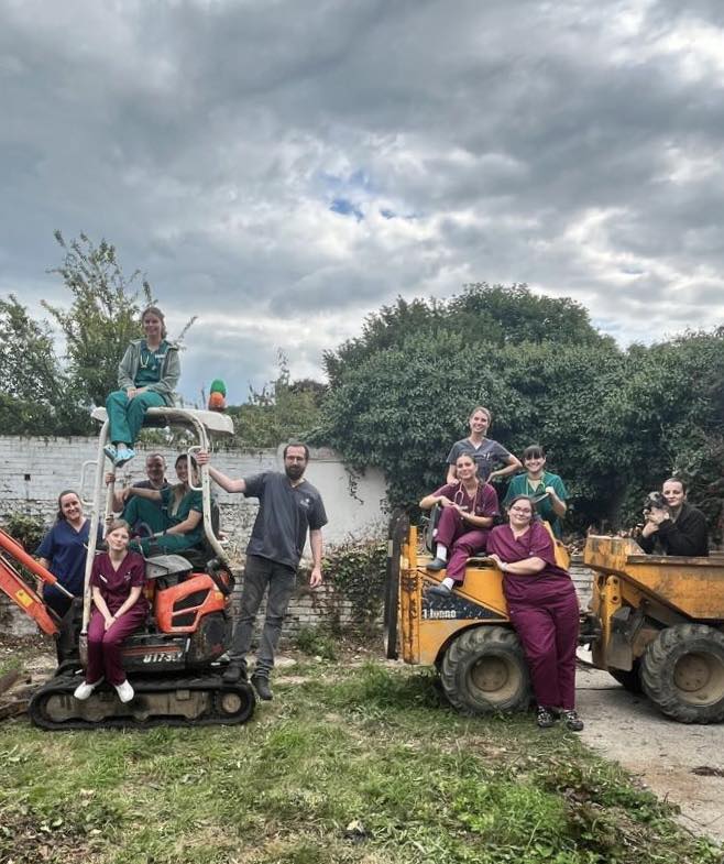 CommunityAd's tweet image. Big news from Briar House Veterinary Practice in Broadstairs!
Building work has begun on expanding their practice and hospital. This exciting growth means more space, state-of-the-art care, and improved facilities for beloved pets 
#vets #VetCare #PetWellbeing #broadstairs