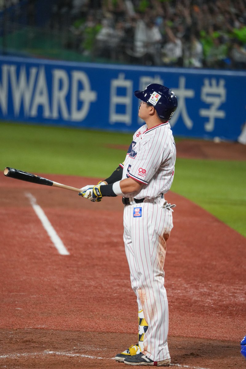 【値下げ！！】ジェネシス　佐藤輝明 村上宗隆 20250317_sato_ay-560x373.jpg