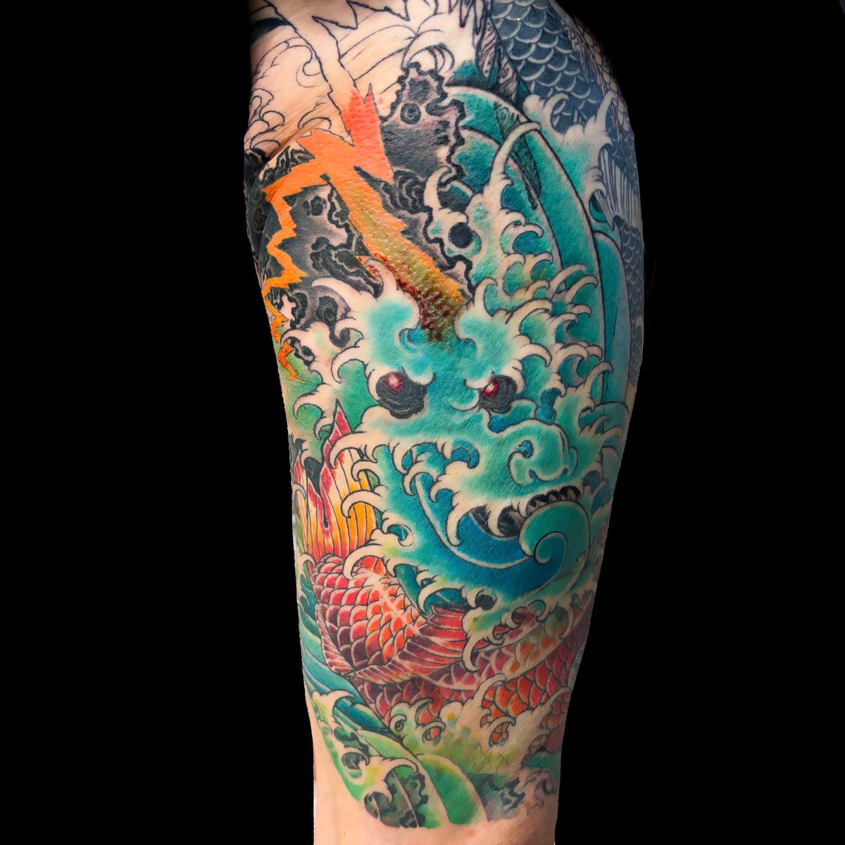 EclipseInkNYC's tweet photo. Water-dragon leg sleeve in progress by Cjay @cjaytattoos7upata is perfect 👌🏼Book your appointment by texting (941) 456-9075 or contact the shop for a free consultation. 🗓️

#japanesetattoo #dragon #ryu #instagood #photooftheday #tattoos #irezumi #legsleeve #foryou #fyp #viral https://t.co/ETxfSgmtfh