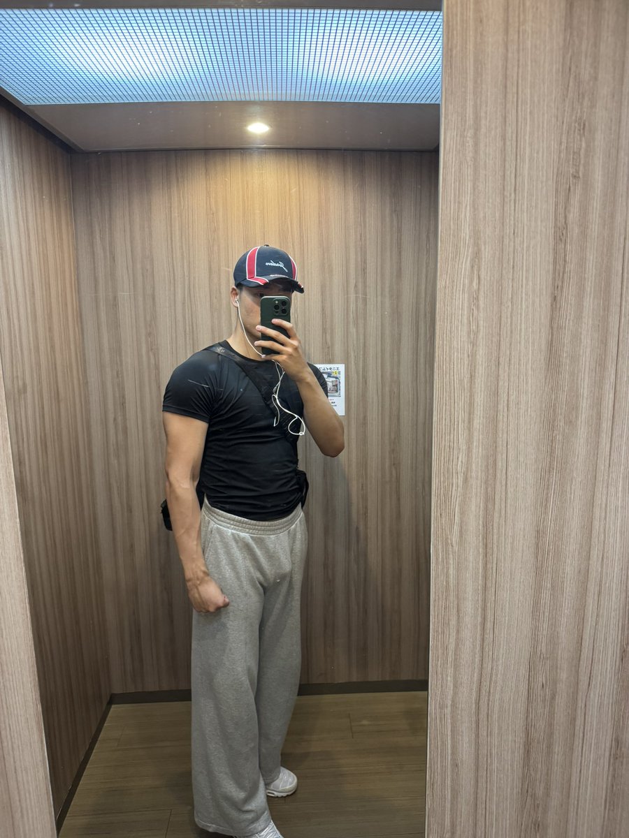 💪
ご満足頂ける身体に。

シルエット(服が映える)を意識してトレーニング！