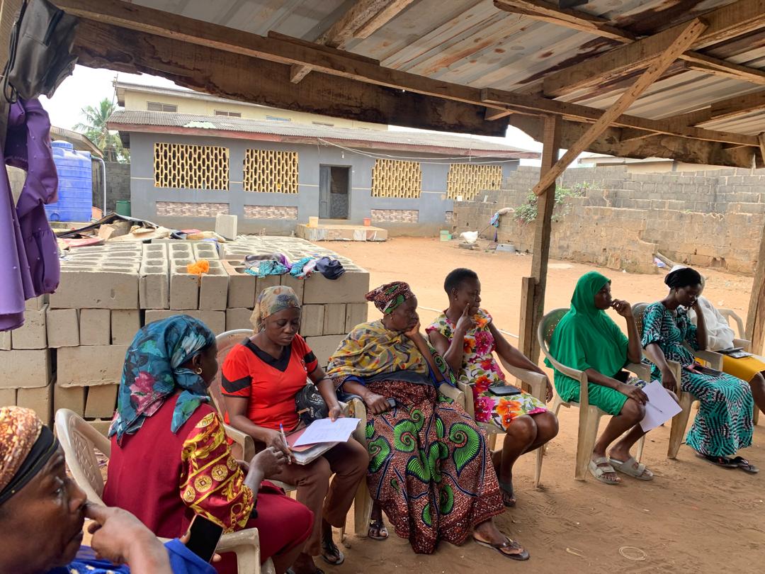 Naijafed's tweet photo. The Participatory Women Led Water Advocacy in Okerube, under SDI Nigeria Federation, supported by Heinrich Böll Stiftung (HBS) and Shantytown Empowerment Foundation (SHEF), highlights the journey and challenges of the community’s water project. https://t.co/1ILz0IjW1C
