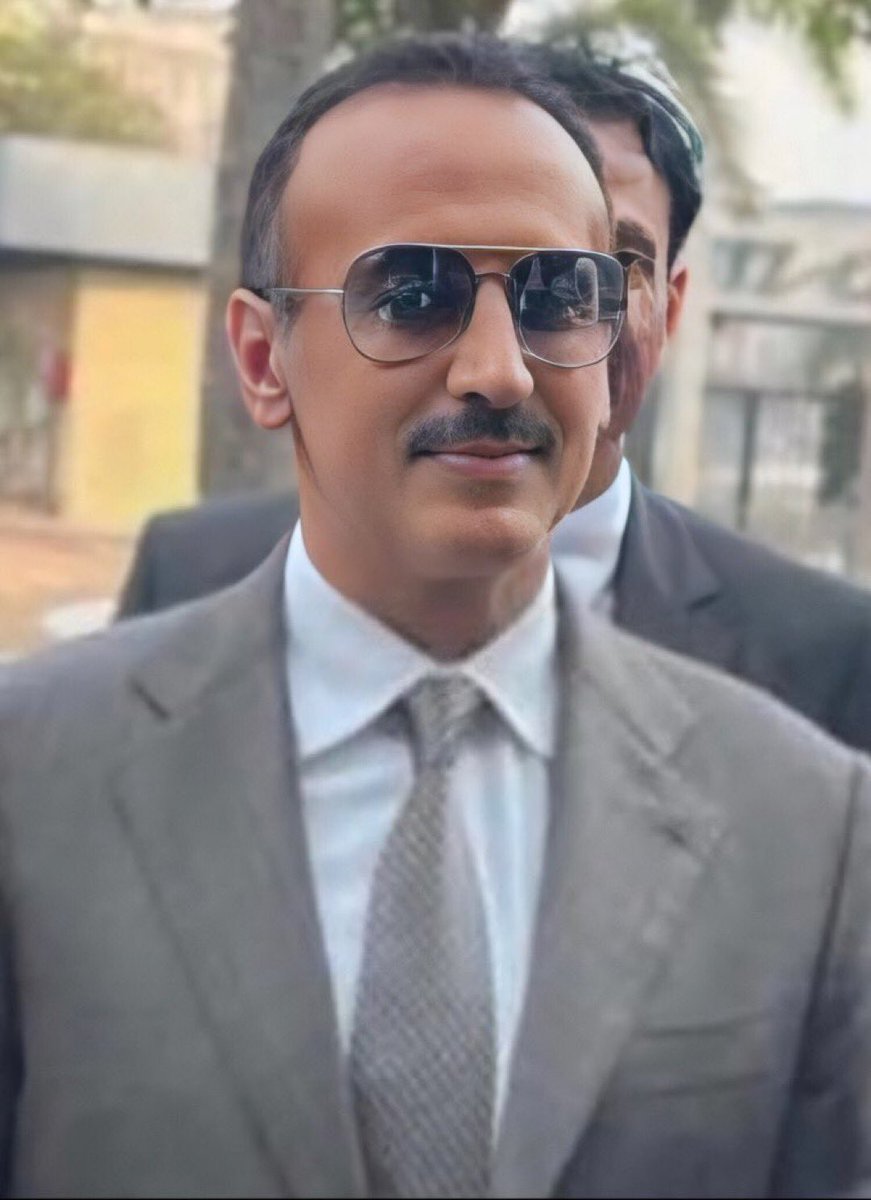 ماهو سر محبة الجميع للعميد احمد عفاش؟!

هل سيكون العميد احمد جولاني اليمن ومنقذها؟!