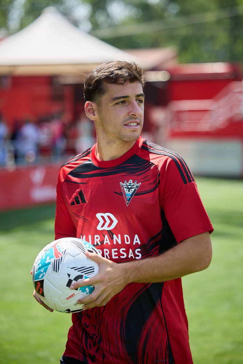 Marino Illescas (@marino_illescas) on Twitter photo Empieza <a href="/LaLiga2/">LALIGA HYPERMOTION</a> !!
Listo para defender estos colores!!🔴⚫️🐗<a href="/CDMirandes/">Club Deportivo Mirandés</a> Empieza <a href="/LaLiga2/">LALIGA HYPERMOTION</a> !!
Listo para defender estos colores!!🔴⚫️🐗<a href="/CDMirandes/">Club Deportivo Mirandés</a>
