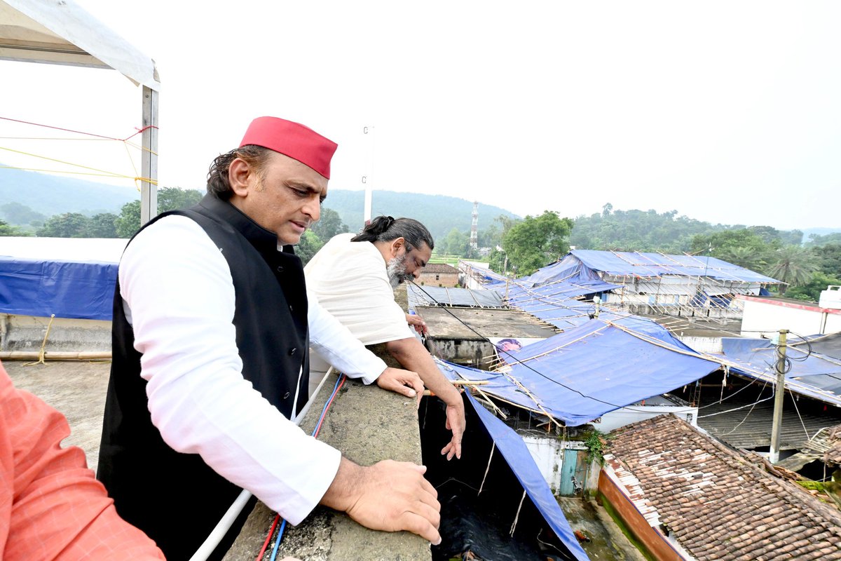 yadavakhilesh's tweet photo. https://t.co/ek2NkWrntC