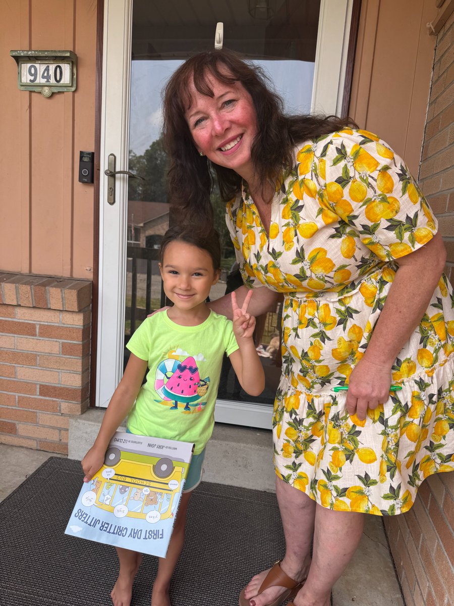 EPSDJefferson's tweet photo. We didi it!  

We visited over 40+ homes and welcomed our new Kindergarten families as well as those students and families new to East Penn and Jefferson!

We will see you all soon!

#makethedaycount 

#EastPennPROUD

#StandardsMatter https://t.co/dgpmZjhTO8