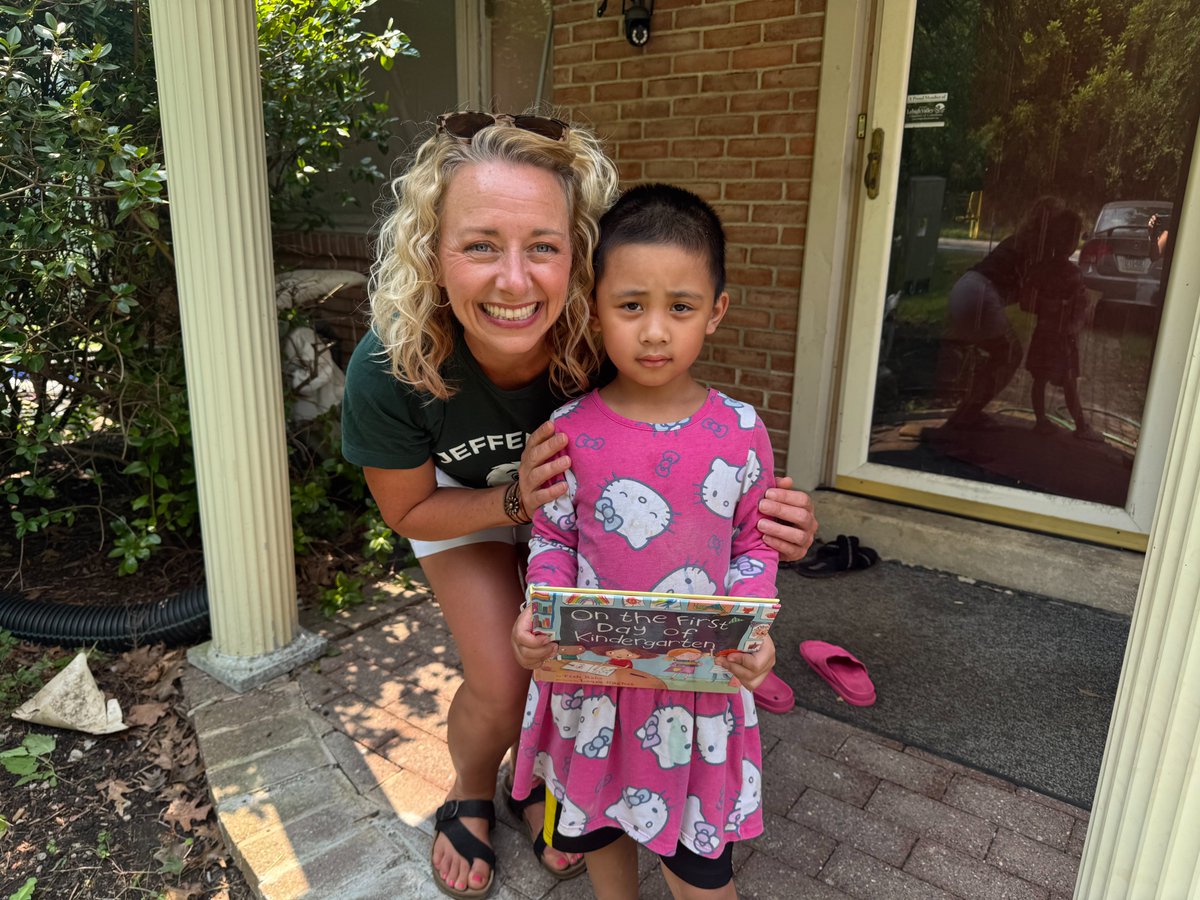 We didi it!  

We visited over 40+ homes and welcomed our new Kindergarten families as well as those students and families new to East Penn and Jefferson!

We will see you all soon!

#makethedaycount 

#EastPennPROUD

#StandardsMatter