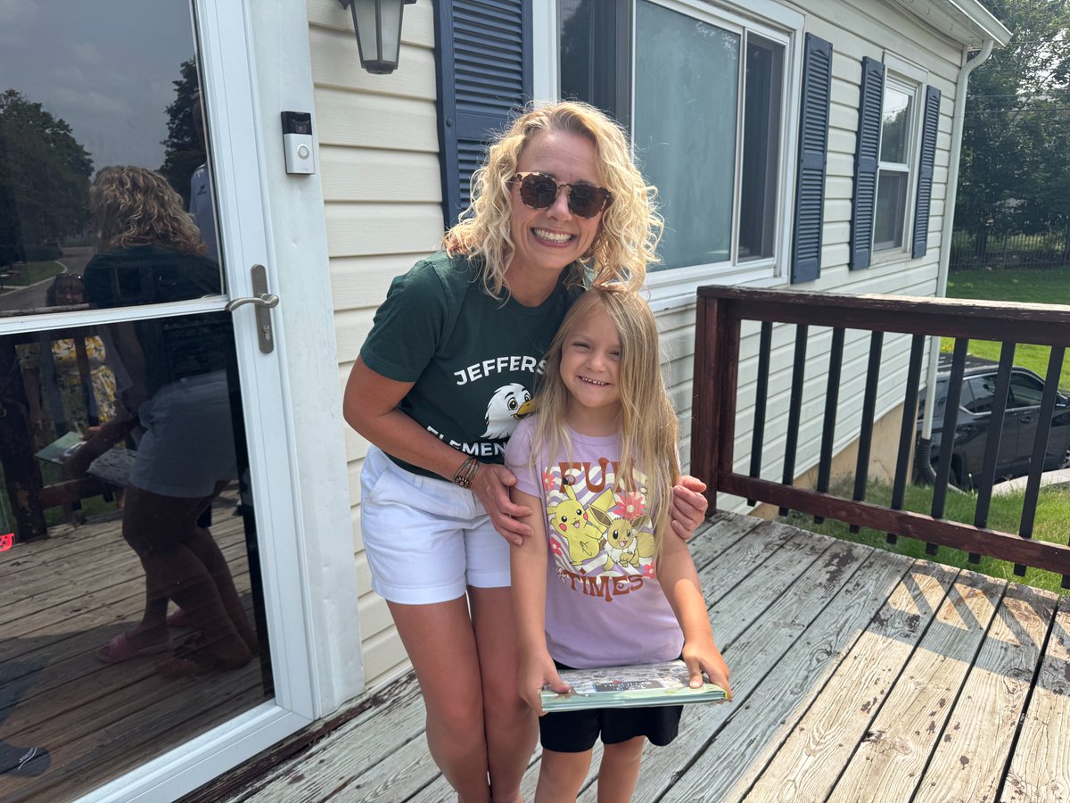 EPSDJefferson's tweet photo. We didi it!  

We visited over 40+ homes and welcomed our new Kindergarten families as well as those students and families new to East Penn and Jefferson!

We will see you all soon!

#makethedaycount 

#EastPennPROUD

#StandardsMatter https://t.co/dgpmZjhTO8