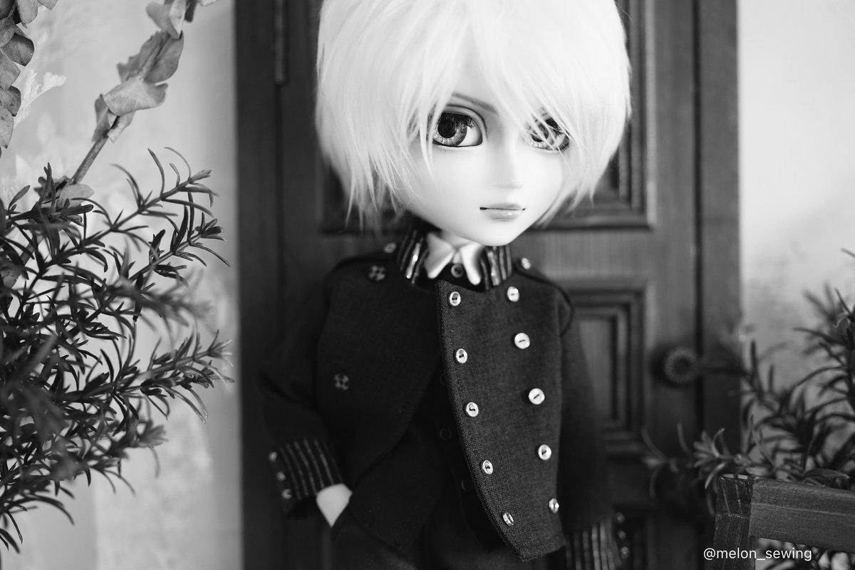 melon_sewing's tweet photo. #dollでモノクロにするとかっこいい選手権 https://t.co/JhVQ2UWGUq