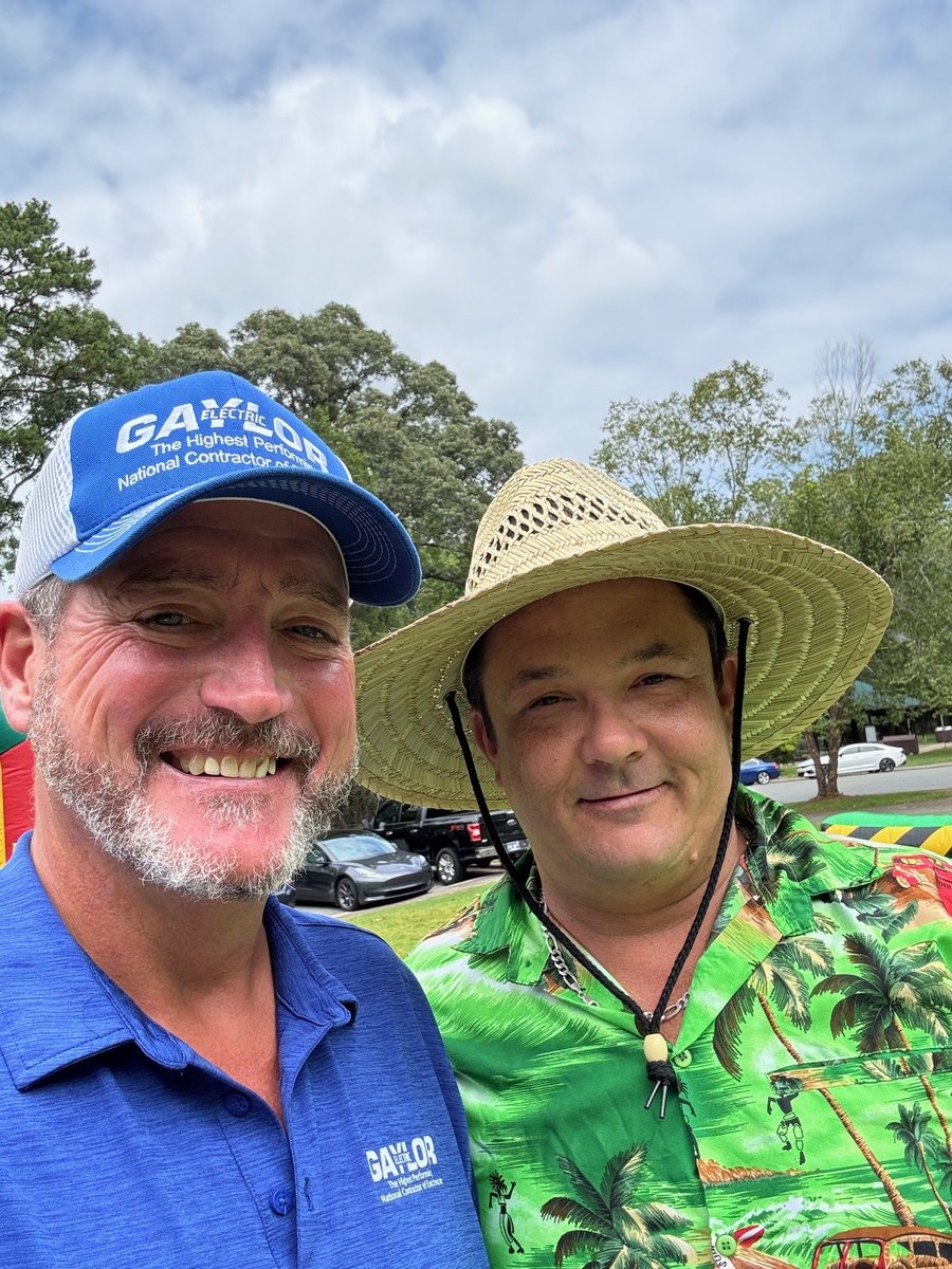 Grateful for the opportunity to share a sunny afternoon with our North Carolina teams! Our Charlotte picnic was a blast, with good food and great folks. Truly a great day to bring everyone together! 💙🧺