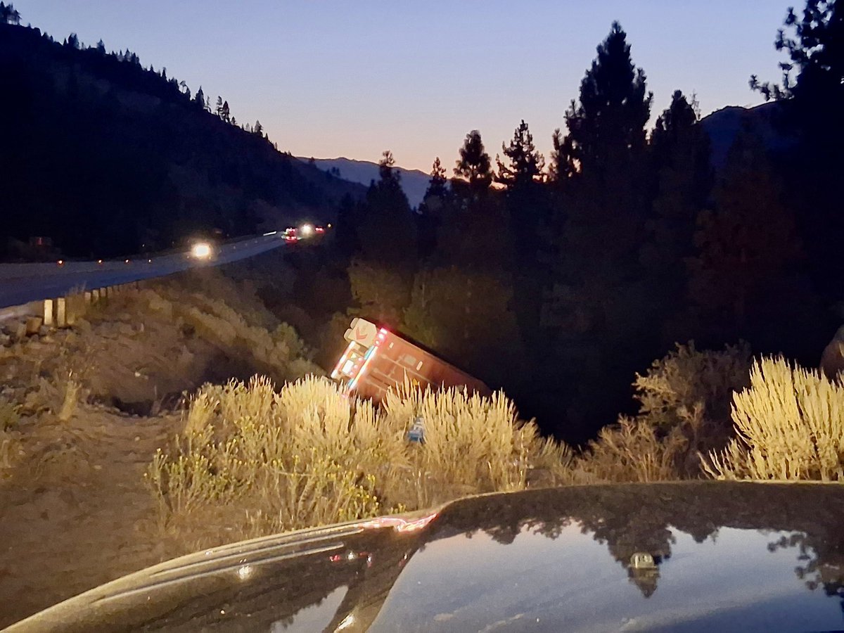 ⚠️ TRAFFIC ALERT ⚠️

08/12/25 at 5:55am) 

The #2 lane of eastbound I-80, just west of the Nevada State Line, is shut down to recover a big rig that went over the side earlier this morning. 

Please slow down and give crews room to work. We’ll update when the lane reopens.