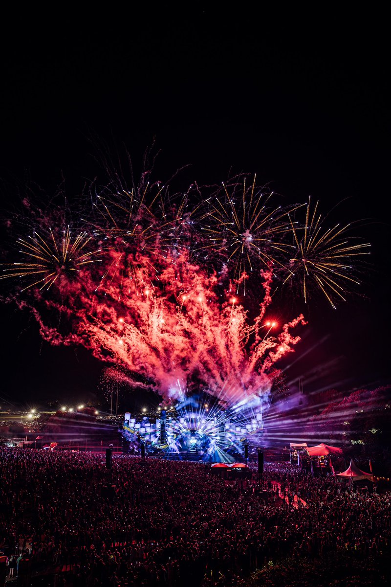 MartinGarrix's tweet image. 4 shows in 4 days 🤯🔥❤️..🇪🇸🇩🇰🇳🇱🇷🇴 Gracias! Tak! Dankjewel! Multumesc! that was soo fun.. ❤️❤️