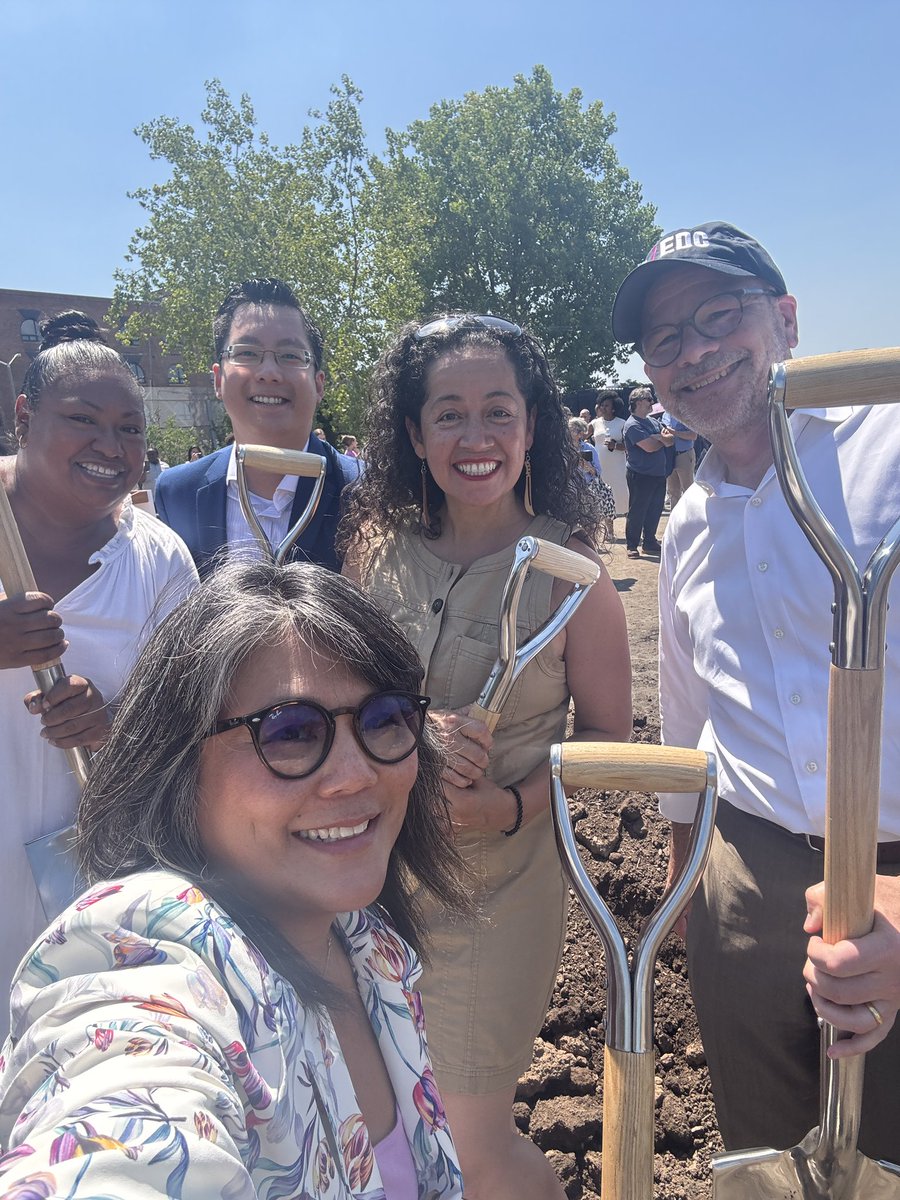 Kathy Park Price (@kathyparkprice) on Twitter photo New Yorkers for Parks <a href="/NY4P/">New Yorkers for Parks</a> was happy to help break ground for the future open space at Pier 6 in Sunset Park (off 1st Ave/41st St). The pier, which hasn’t been accessible for decades, will become a beautiful 5-acre space for the community.
edc.nyc/press-release/… New Yorkers for Parks <a href="/NY4P/">New Yorkers for Parks</a> was happy to help break ground for the future open space at Pier 6 in Sunset Park (off 1st Ave/41st St). The pier, which hasn’t been accessible for decades, will become a beautiful 5-acre space for the community.
edc.nyc/press-release/…