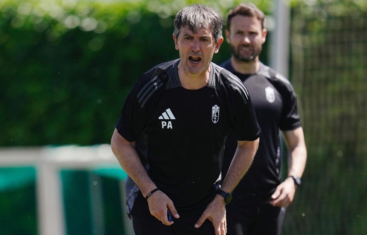🗣️El periodista experto en #SegundaDivision Jaime Mateos en <a href="/CanalSurRadio/">Canal Sur Radio</a>: "La gran virtud del <a href="/GranadaCF/">Granada CF ❤️⚪️</a> es la figura de Pacheta, por si solo es capaz de armar bloques muy competitivos que incluso sin demasiado talento pueden incluso competir por encima de sus posibilidades,