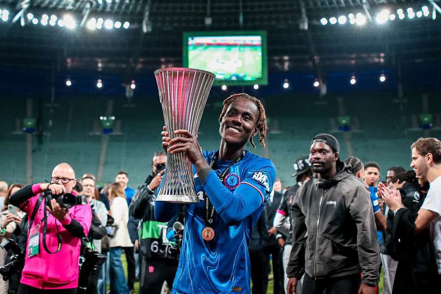 And they’re telling me Badiashile is better than this guy smh 🤦