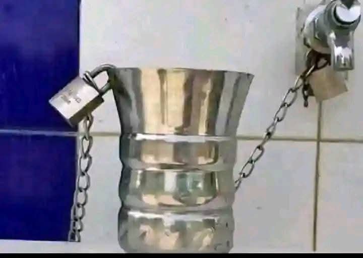 اس ملک میں گلاس بھی آزاد نہیں، دوست کہتے ہیں جشنِ آزادی مبارک 🌚🤣
Good Night 🌙