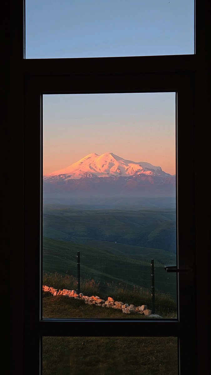 subay çıkan giovanni drogo, ilk atandığı yer olan bastiani kalesi’ne gitmek üzere kenti bir eylül sabahı terk etti.