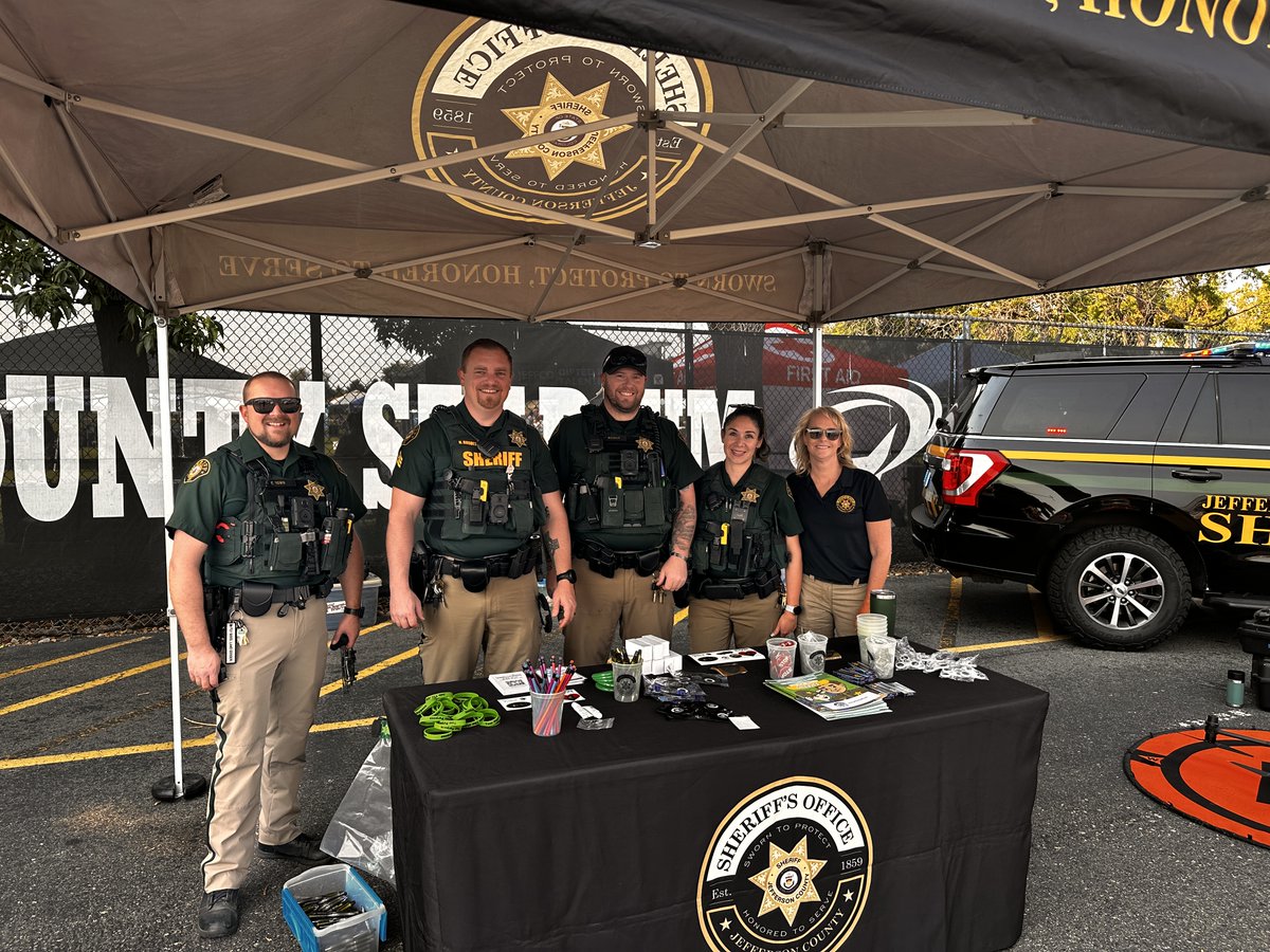 jeffcosheriffco's tweet image. School’s back in session next week and our SROs are fired up! After an epic Back to School Bash at Jeffco Stadium, we’re ready for the hallways, the high-fives, and the year ahead. 

#BackToSchool #SRO #SchoolResourceOfficer