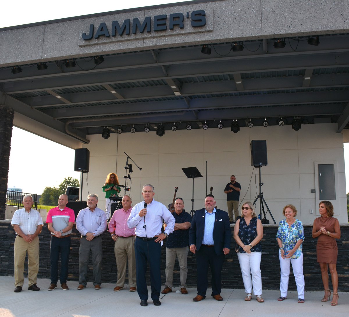 OnCoLegGOP's tweet photo. One week until our State Fair Kick Off at Jammer's! Here's a photo from last year, when Chairman Burtis stood in front of #caucus members and spoke to a great group of supporters. What a beautiful summer night it was!  We hope you can join us this year: https://t.co/UltYTcvOnS https://t.co/pbJ455gZvL