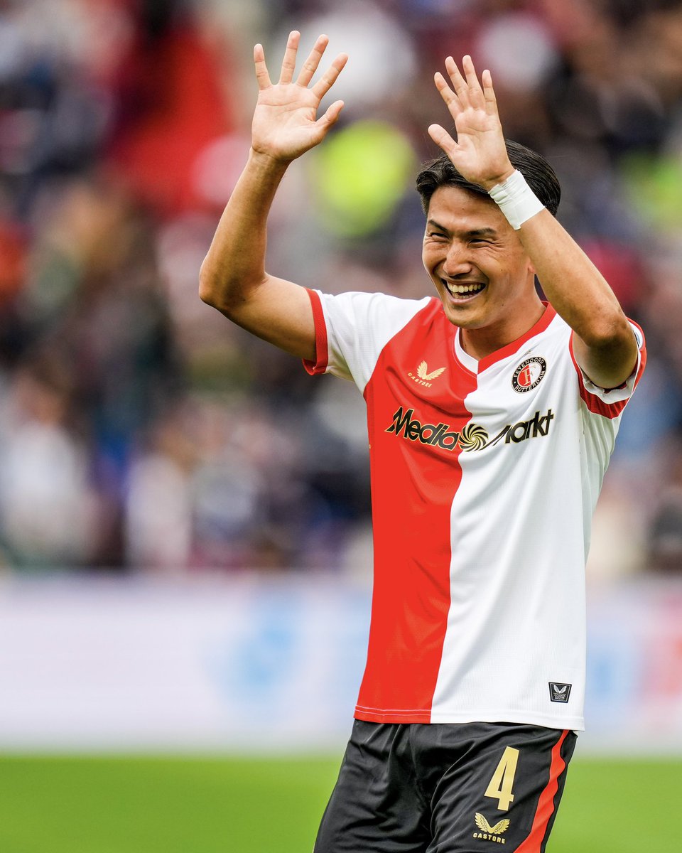 enzopailot's tweet photo. Watanabe qui ouvre le score dans une première assez compliquée pour le Feyenoord !

J’en connais un qui est déjà adopté par De Kuip 🇯🇵

#FEYFEN https://t.co/2yBjJeQvGF