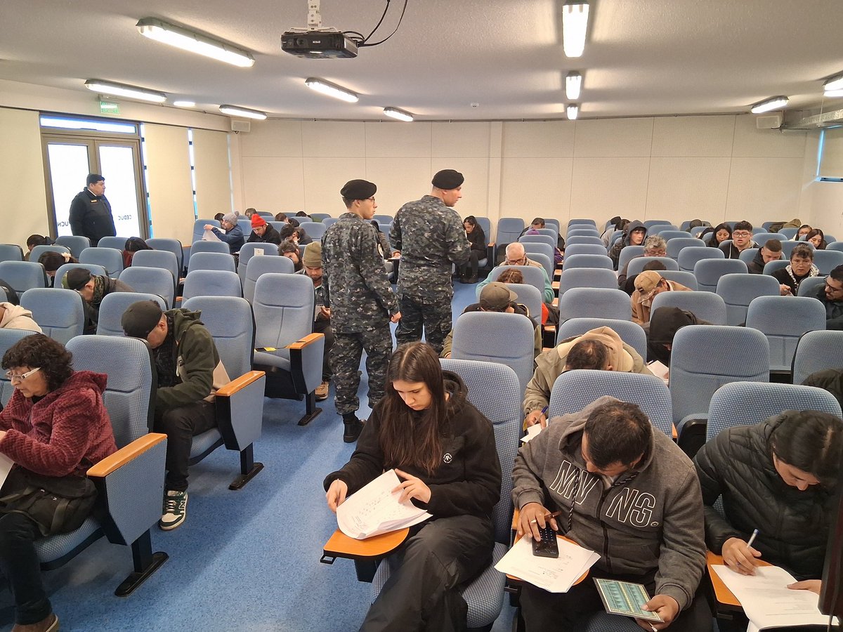 Capitanía de Puerto de Los Vilos desarrolla el 2do periodo de examinación del personal maritimo, en las calidades de Pescador Artesanal, Buzos mariscadores y Patrones de Pesca artesanal entre otros, examinando a 68 personas en las dependencias de <a href="/CeducUCN/">Fundación Ceduc UCN</a> en #LosVilos.