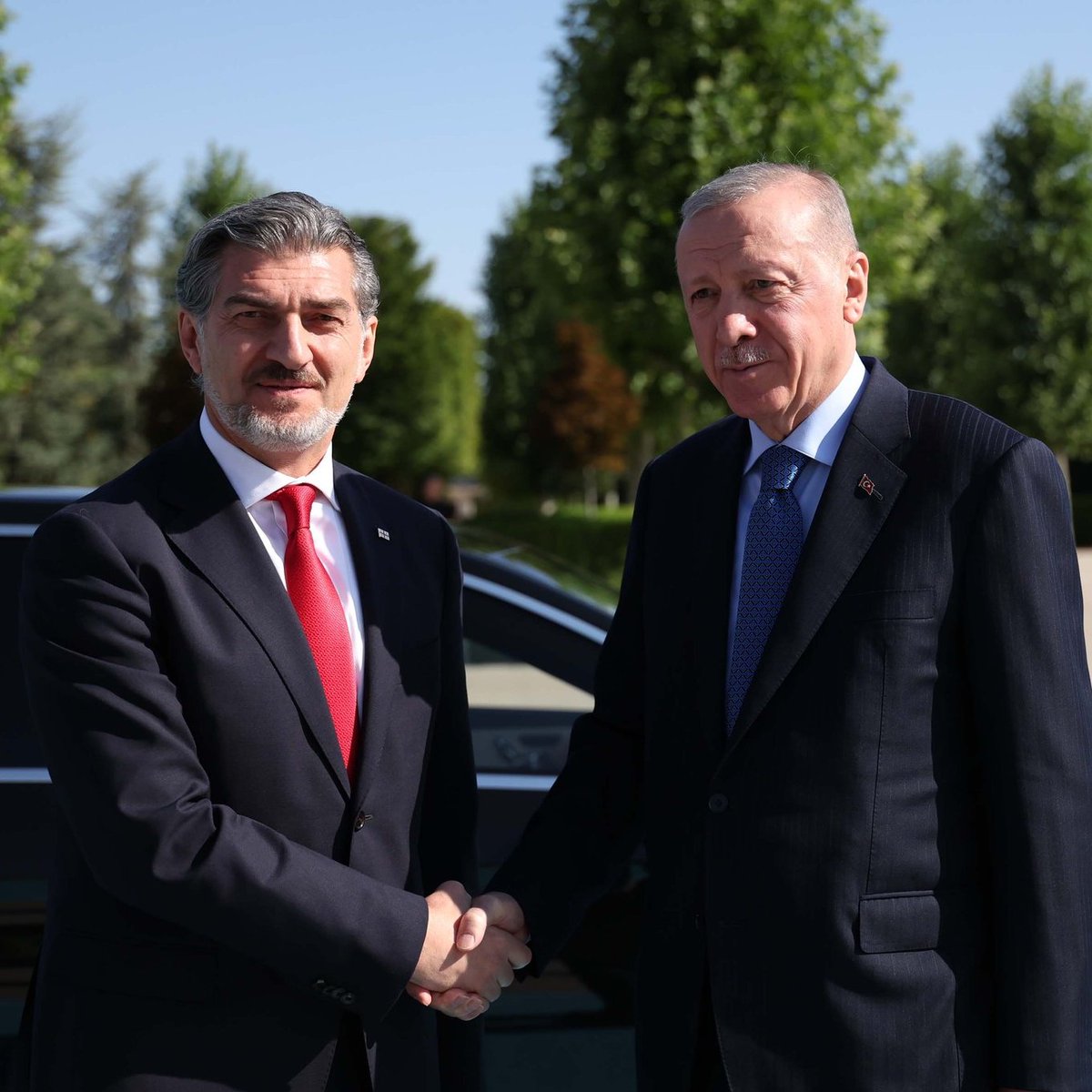 Mikheil Kavelashvili (@geopresident_) on Twitter photo An official welcoming ceremony for the Georgian delegation was held at the Presidential Palace of the Republic of Türkiye. 🇬🇪🇹🇷
At the ceremony, my colleague, President Recep Tayyip Erdoğan (<a href="/RTErdogan/">Recep Tayyip Erdoğan</a>), graciously hosted us.
As part of the official visit, I will meet with my An official welcoming ceremony for the Georgian delegation was held at the Presidential Palace of the Republic of Türkiye. 🇬🇪🇹🇷
At the ceremony, my colleague, President Recep Tayyip Erdoğan (<a href="/RTErdogan/">Recep Tayyip Erdoğan</a>), graciously hosted us.
As part of the official visit, I will meet with my
