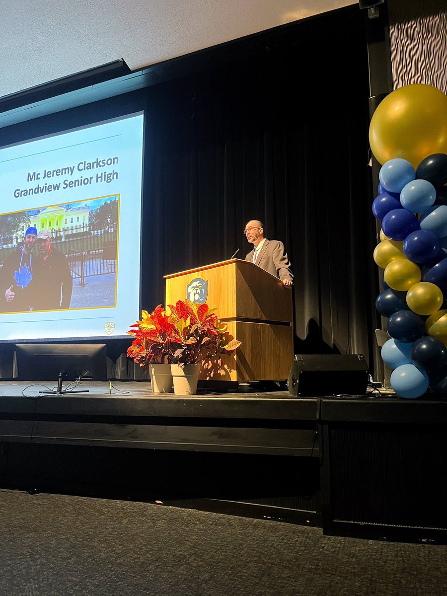 TheHelenRansom's tweet image. What a thrill Convocation was this morning! The energy in that room was phenomenal and I’m so excited to see all of the ways you spread #ALittleBitOfLove this school year! @GrandviewCSD4 @krodrequez @JClarkson1980 #FutureStrong #EmpowerPassion