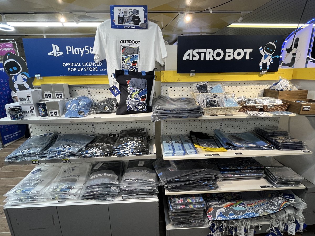 Genki_JPN's tweet photo. PlayStation Pop Up Store in Ikebukuro station! #PlayStation

Heavily features Toro the Sony Cat, Astro Bot, Ape Escape and Bloodborne! (no Sack Boy) https://t.co/aRnSNYfrwj