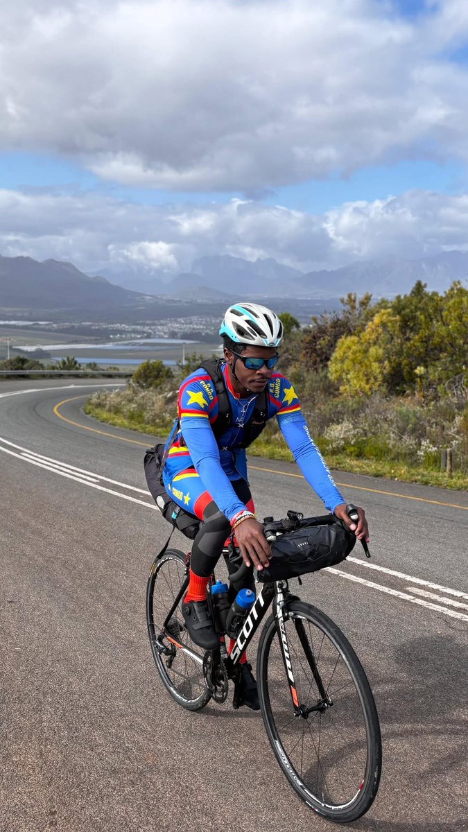 Ben_Murhabazi's tweet photo. 🚴‍♂️ 46 jours • 6 000 km • 6 pays • 1 message : La paix n’a pas de frontières 🕊️🌍🇨🇩

De Goma à Cape Town, Miguel Masaisai a pédalé pour unir la jeunesse africaine.
Un exploit historique qui inspire tout un continent.

#PedalsForPeace #MiguelMasaisai #Paix #RDC #AfriqueUnie https://t.co/svSWuxVn3z