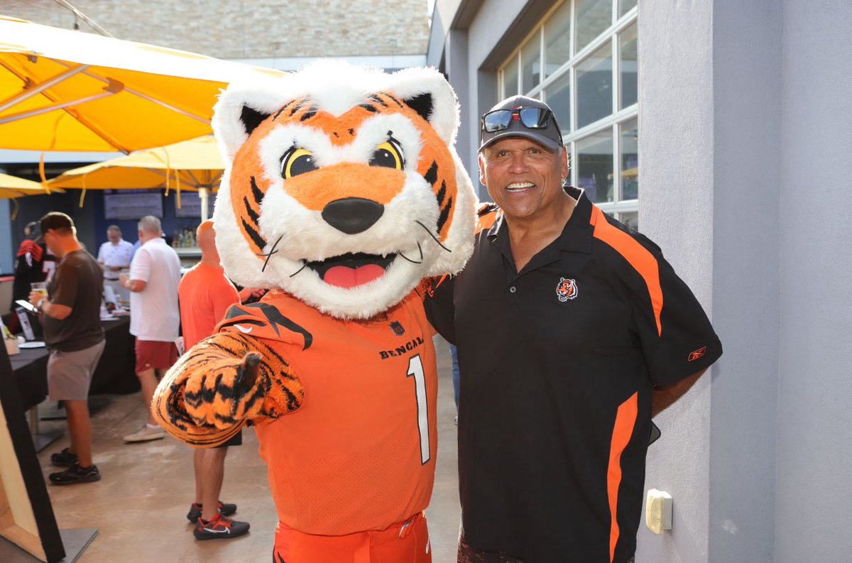 Bengal Jim & Friends (@bengaljims_btr) on Twitter photo Tee Off for the NFL Kickoff” w/ <a href="/AnthonyMunozHOF/">Anthony Muñoz</a> + #Bengals legends!
🏈⛳ Anthony Muñoz Foundation’s 8th Annual #TopgolfTailgate
📅 Sep 4 | 🕕 6–9 PM
📍 Topgolf West Chester
✨Dinner, Drinks & Golf for a Bay of 6 – $1,000
🔗 Reserve now: munozfoundation.org/topgolf-tailga… Tee Off for the NFL Kickoff” w/ <a href="/AnthonyMunozHOF/">Anthony Muñoz</a> + #Bengals legends!
🏈⛳ Anthony Muñoz Foundation’s 8th Annual #TopgolfTailgate
📅 Sep 4 | 🕕 6–9 PM
📍 Topgolf West Chester
✨Dinner, Drinks & Golf for a Bay of 6 – $1,000
🔗 Reserve now: munozfoundation.org/topgolf-tailga…