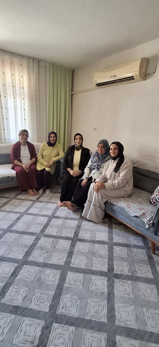 📍Kurttepe Mahallesi 
Bugün Nuray hanımı ziyaret ettik.Kendisinin üyeliğini  gerçekleştirerek Ak Parti ailemize kazandırdık 
Desteği ve güveni için teşekkür ederiz.
Birlikte daha güçlüyüz! 
<a href="/omerrcelik/">Ömer Çelik</a> <a href="/tugbaisikercan/">Tuğba IŞIK ERCAN</a>
<a href="/KaramikSunay/">Sunay Karamık</a> <a href="/abdullahdogru01/">Abdullah Doğru</a> <a href="/farukaytek/">Faruk Aytek</a> <a href="/Tamer_Dagli/">Tamer Dağlı 🇹🇷</a>