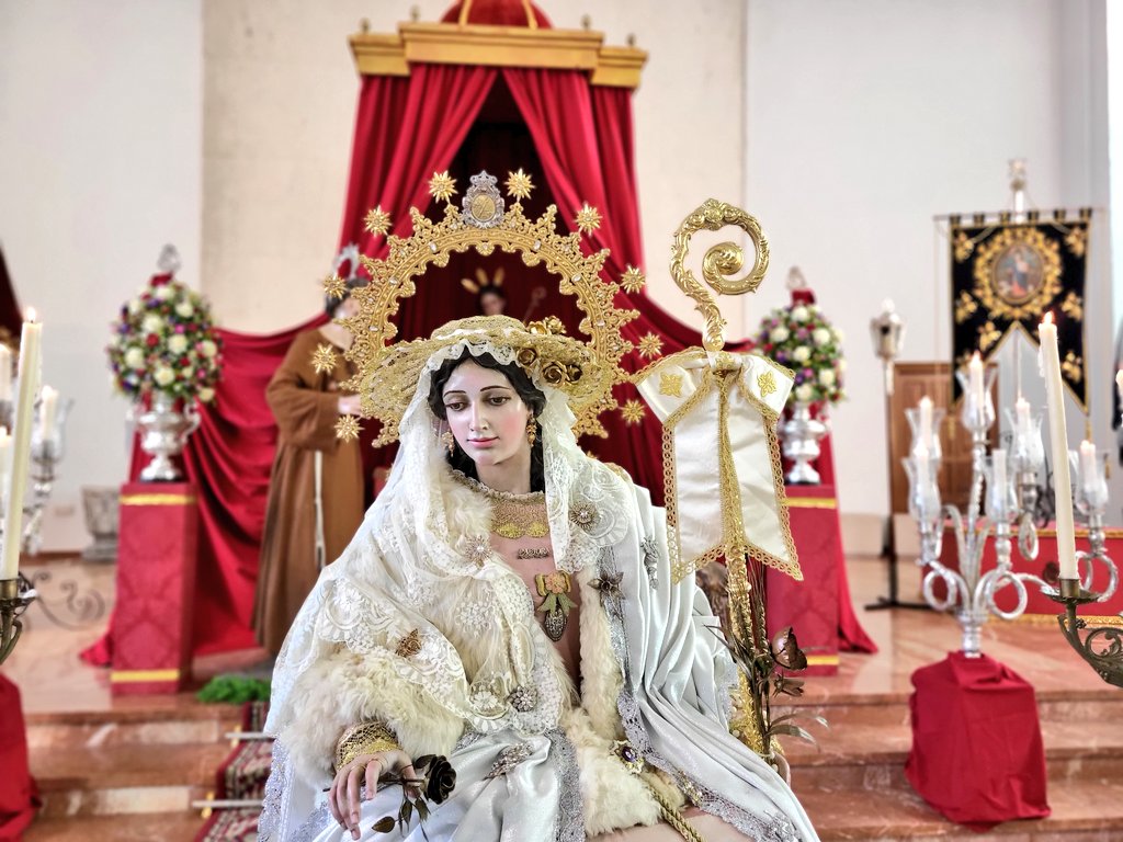 Madre del Buen Pastor. 

Besamanos Magno de <a href="/ConsejoHC_Cadiz/">Consejo HHCC Cádiz</a> por el 75 Aniversario del Dogma de la Asunción de la Virgen.

#BesamanosMagno #Cadiz #Pastora