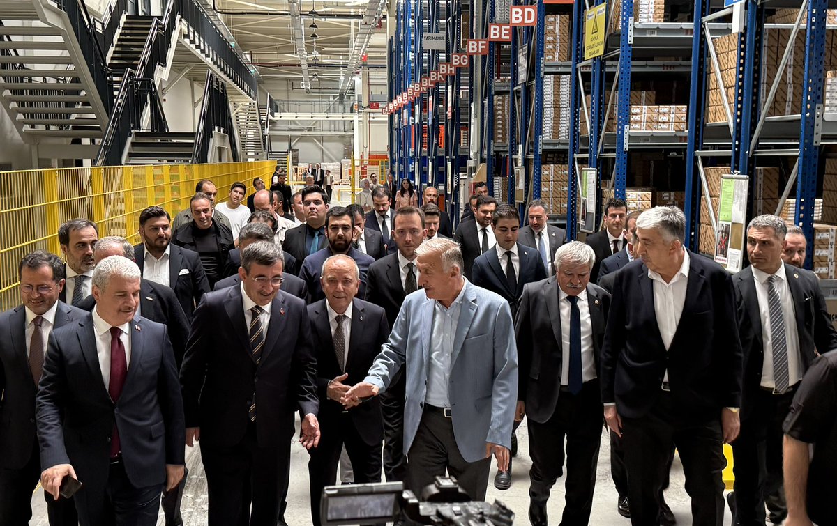 Mustafa Hakan ÖZER (@mhakanozer) on Twitter photo Cumhurbaşkanı Yardımcımız Sayın Cevdet Yılmaz’ın teşrifleriyle, güçlü üretim kapasitesi ve yatırımlarıyla ülkemizin lokomotif şehirlerinden biri olan Konya’mızın değerli sanayicileriyle bir araya geldik.
|<a href="/_cevdetyilmaz/">Cevdet Yılmaz</a>
#TürkiyeYüzyılıBuluşmaları Cumhurbaşkanı Yardımcımız Sayın Cevdet Yılmaz’ın teşrifleriyle, güçlü üretim kapasitesi ve yatırımlarıyla ülkemizin lokomotif şehirlerinden biri olan Konya’mızın değerli sanayicileriyle bir araya geldik.
|<a href="/_cevdetyilmaz/">Cevdet Yılmaz</a>
#TürkiyeYüzyılıBuluşmaları