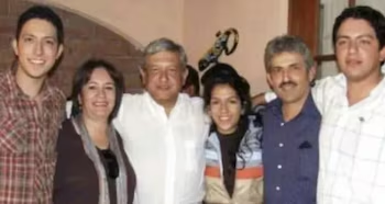 jorgegogdl's tweet photo. León Fernando Piñeda Taddei, director del área en la CONADE que gana 67 mil pesos mensuales, hijo de la presidenta del INE, Guadalupe Taddei. https://t.co/hSu9rOKtwz