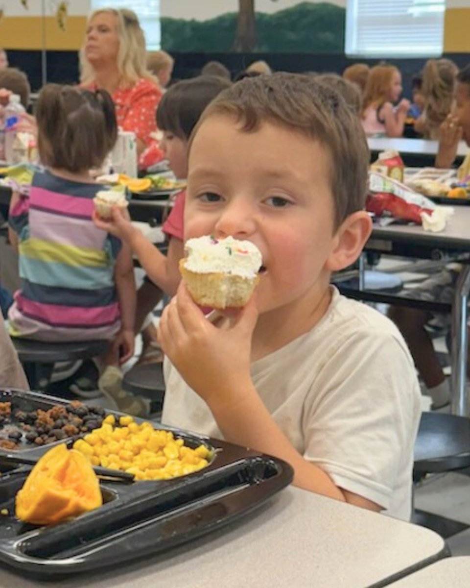 dekalbcnp's tweet photo. Yesterday, students enjoyed a special back-to-school cupcake. ๐ง๐ Our Pre-K students at Ider High School especially loved the sweet treat. ๐๐
๐ธ Megan Adams
@DeKalbCoSchools #DeKalbAL #DeKalbAlabama #DeKalb #ALSchools #DeKalbCounty https://t.co/Bob5YnkhXR