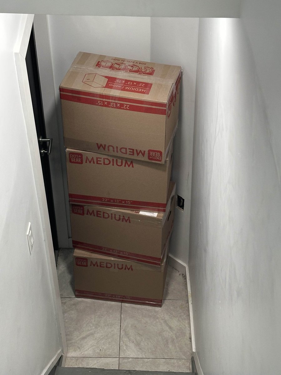 DenFlipper's tweet image. Dropped 4 more boxes at UPS today. 
Full steam ahead😤