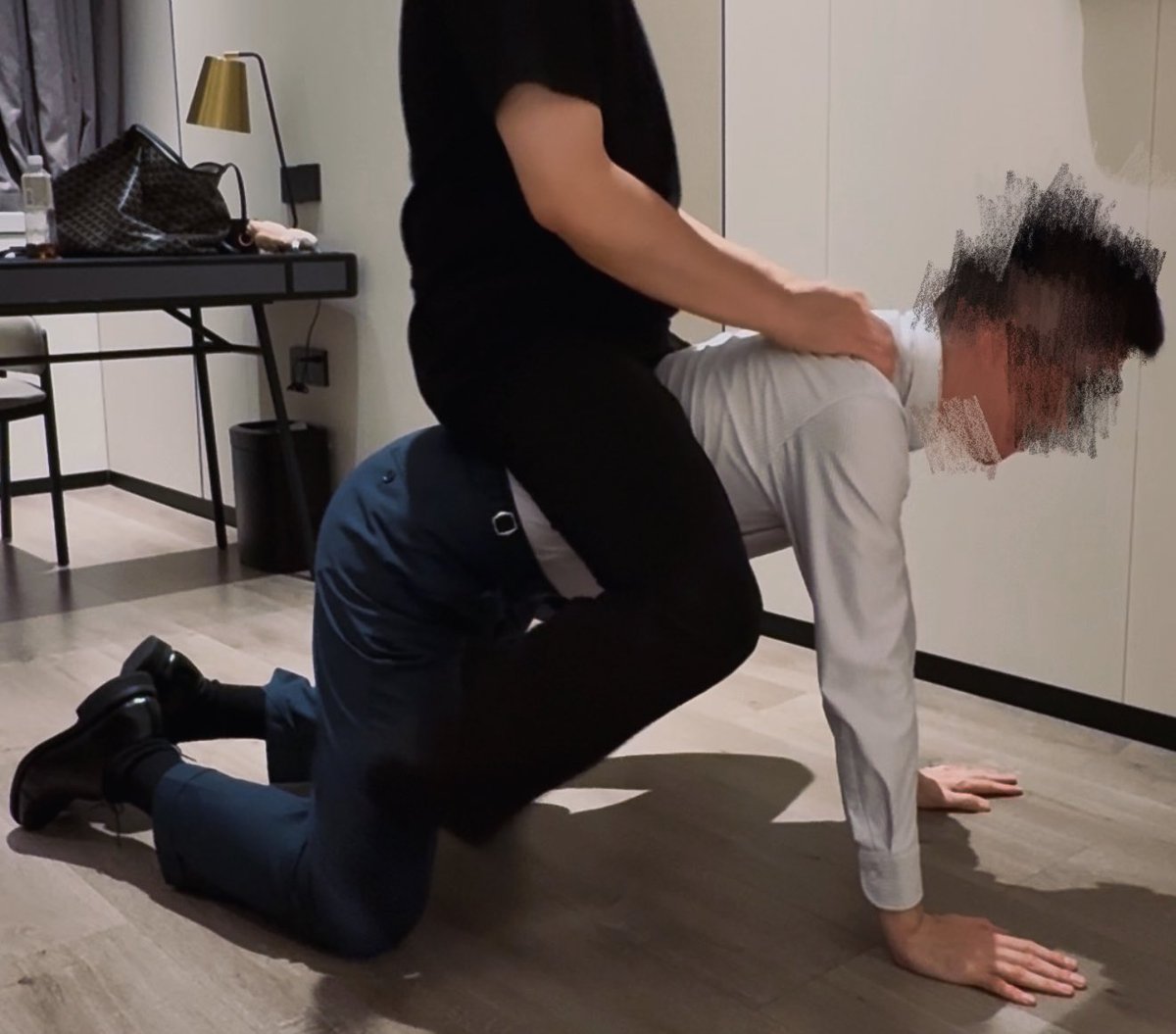 riddertenor123's tweet image. 👔🐎