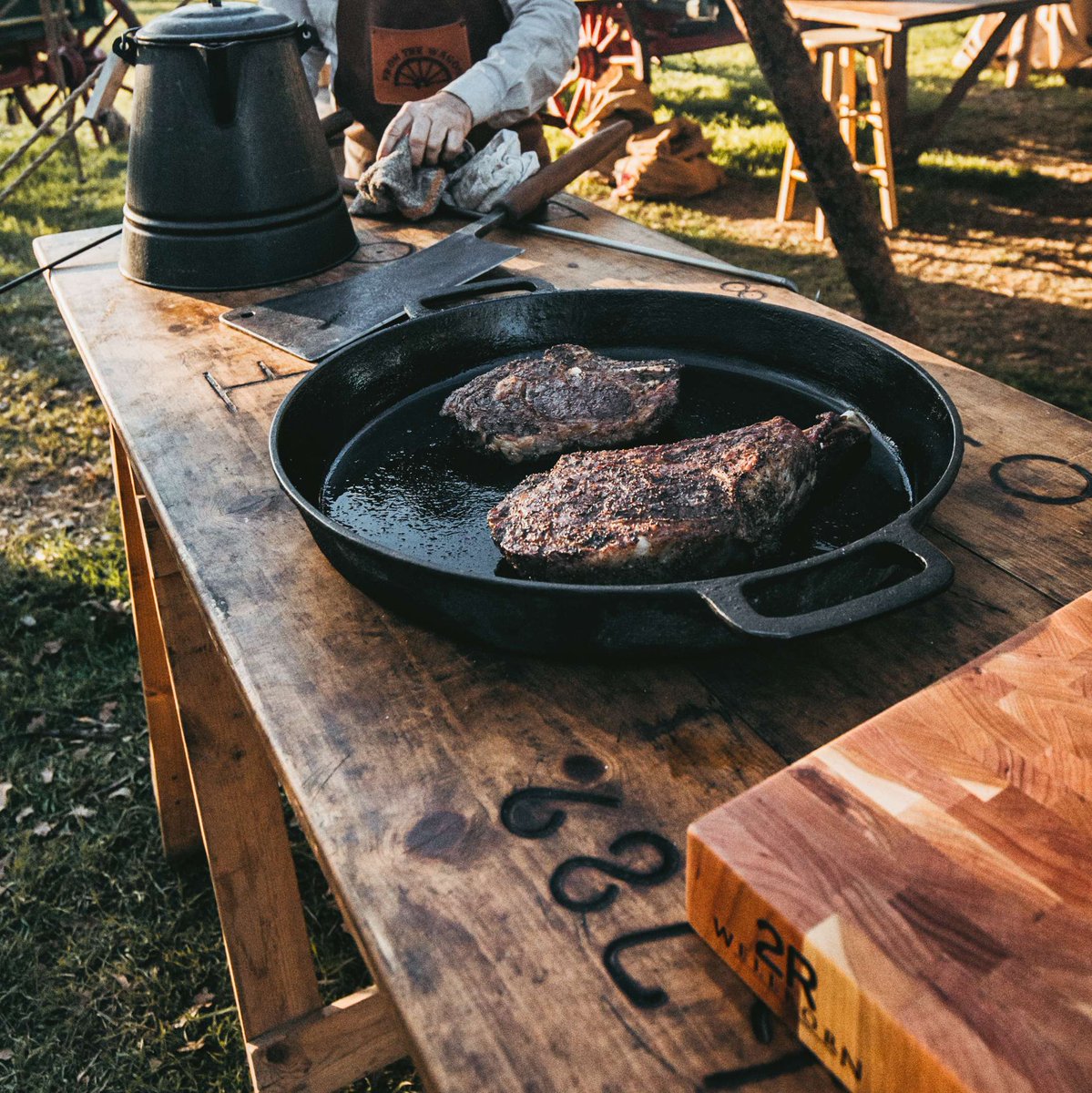 2rBeef's tweet photo. Some folks think #TastyTuesday means tacos.

We say it’s the perfect excuse for a thick-cut ribeye seared in cast iron. We believe every day is a good day for great beef. 🥩

https://t.co/ru0CvXiQno

#TastyTuesday #RealAndRare #Wellborn2RBeef #SteakLovers #beef https://t.co/EcMLGmofFe