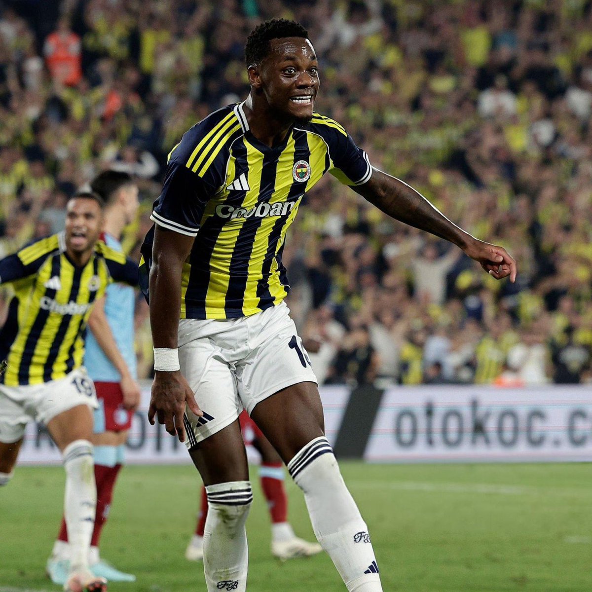 Fenerbahçe, Feyenoord’a 3 dakikada 2 gol attı.