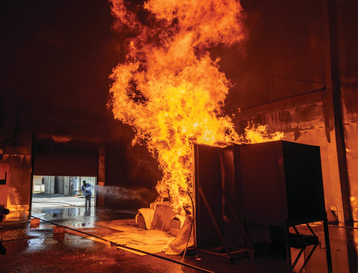 Sweeping flames reach heights of 30 feet during a standard jet fire resistance test that evaluates passive fire protection systems. Spraying the floor prevents moisture in the concrete from boiling and causing ruptures. #TechTuesday 
ow.ly/yFWY50WEAgp