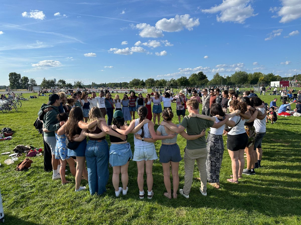 MinervaUni's tweet image. This past weekend, the Minerva #ClassOf2020 reunited in Berlin to celebrate five years since graduation. From picnics at Tempelhoferfeld to rediscovering Berlin through an "Exploration Day", the weekend was filled with reconnection, reflection, and unforgettable moments.