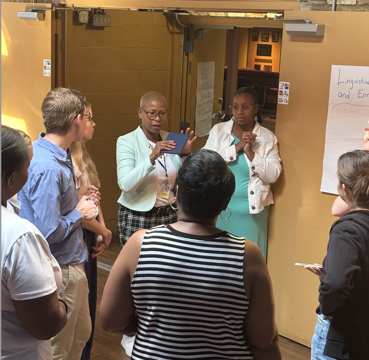TandL_CPS's tweet image. Skyline Professional Learning Unit Internalization📚
CPS educators are diving into Skyline curriculum with hands-on learning and collaboration! By digging deeply into their upcoming unit, educators leave ready — and inspired — with a head start on their planning. @CPSLiteracy