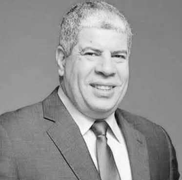 تفتكروا دي المرة الكام اللي ميبقاش في تقرير لمراقب او حكم مباراة ضد جمهور الحُمر؟  

وفي النهايه واحد زاي شوبير عارف ومتأكد ان الورق ورقهم والدفاتر بتاعتهم وكلة متستف.

 #شوبير_سرطان_الرياضة