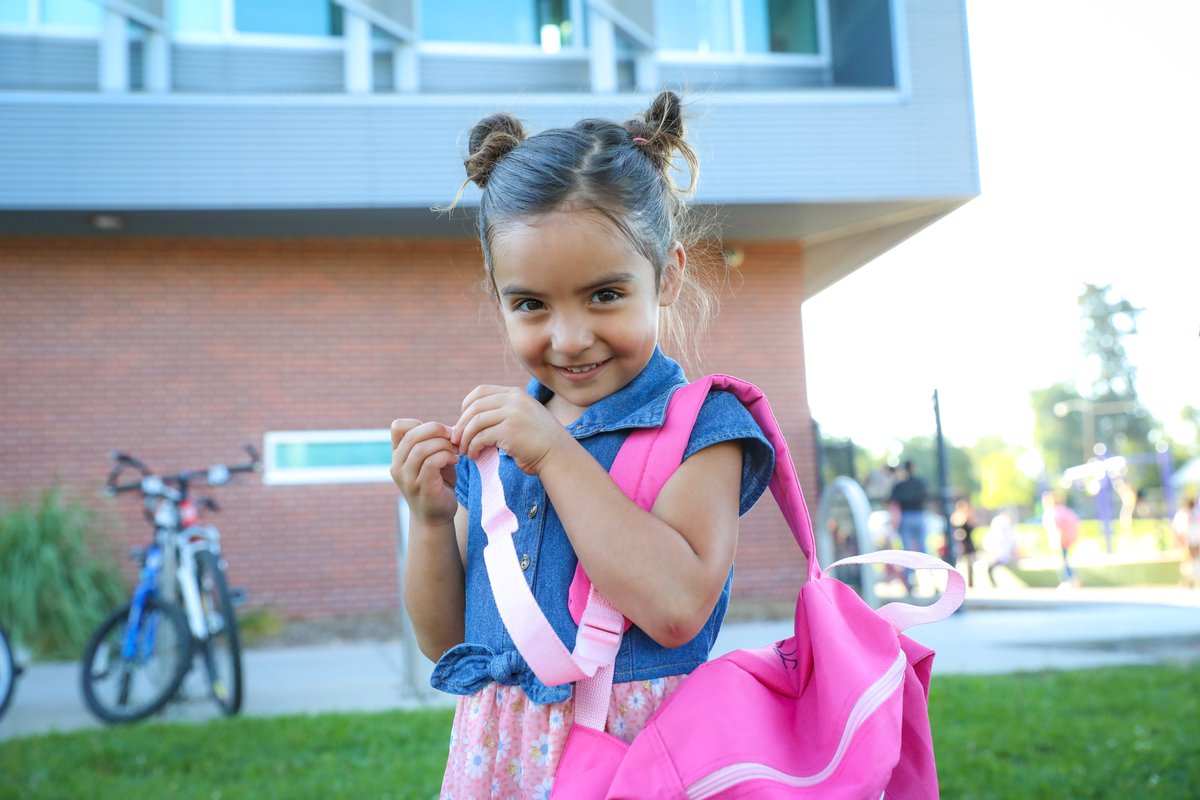 aurorak12's tweet photo. 🚨CUTE CONTENT WARNING🚨

This post contains adorable photos of APS infant, preschool and kindergarten kiddos on their first day of school. Please proceed with caution as this may hit you in the feels. https://t.co/MrtTq9M7gJ
