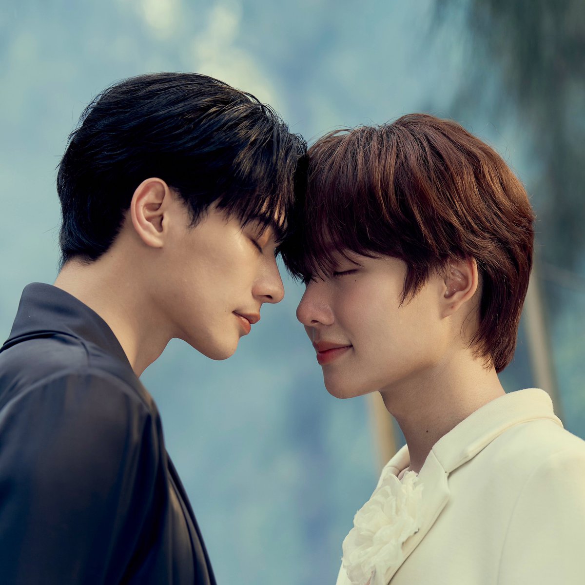 ”ผมดีใจนะที่น้องได้เป็นตัวของตัวเอง“

“ขอบคุณที่รักเด็กคนนี้มาตลอดเลยนะครับ“

“ ภูมิใจไหมครับเจ้าตัวเล็ก ”

ก้าวผ่านความใจร้ายและได้มาพบพี่เก่ง บ้านอีกหลังที่น้องสามารถหยุดพักและเป็นตัวเองได้อย่างไม่ต้องสนใจสายตาใคร ขอบคุณพี่เก่งที่รักน้ำปิงอย่างดี🤍