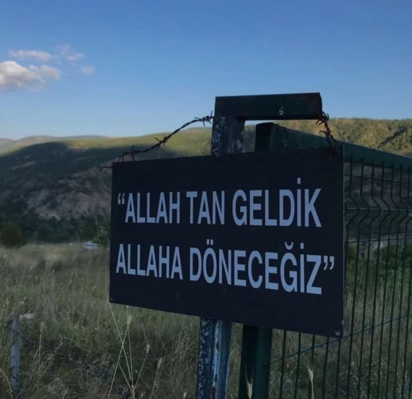 kilitciii's tweet photo. Allah’tan geldik.
Allah’a döneceğiz.. https://t.co/1WyXmDSsMD