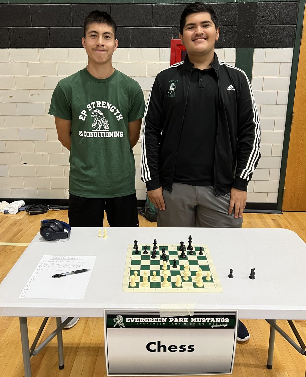 EPCHS_Chess's tweet photo. A successful freshman orientation for the chess team.
@Epchs231 
@ActivitiesEpchs https://t.co/S5iOjzvhHV