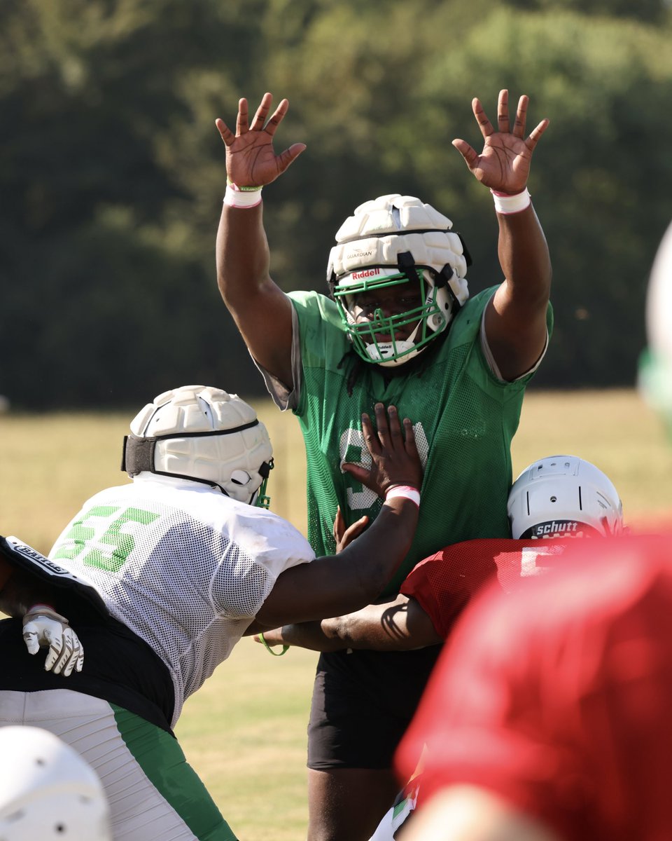 Feels good to be back in pads 😎
 
#EatEmUp | #Raisethebar
