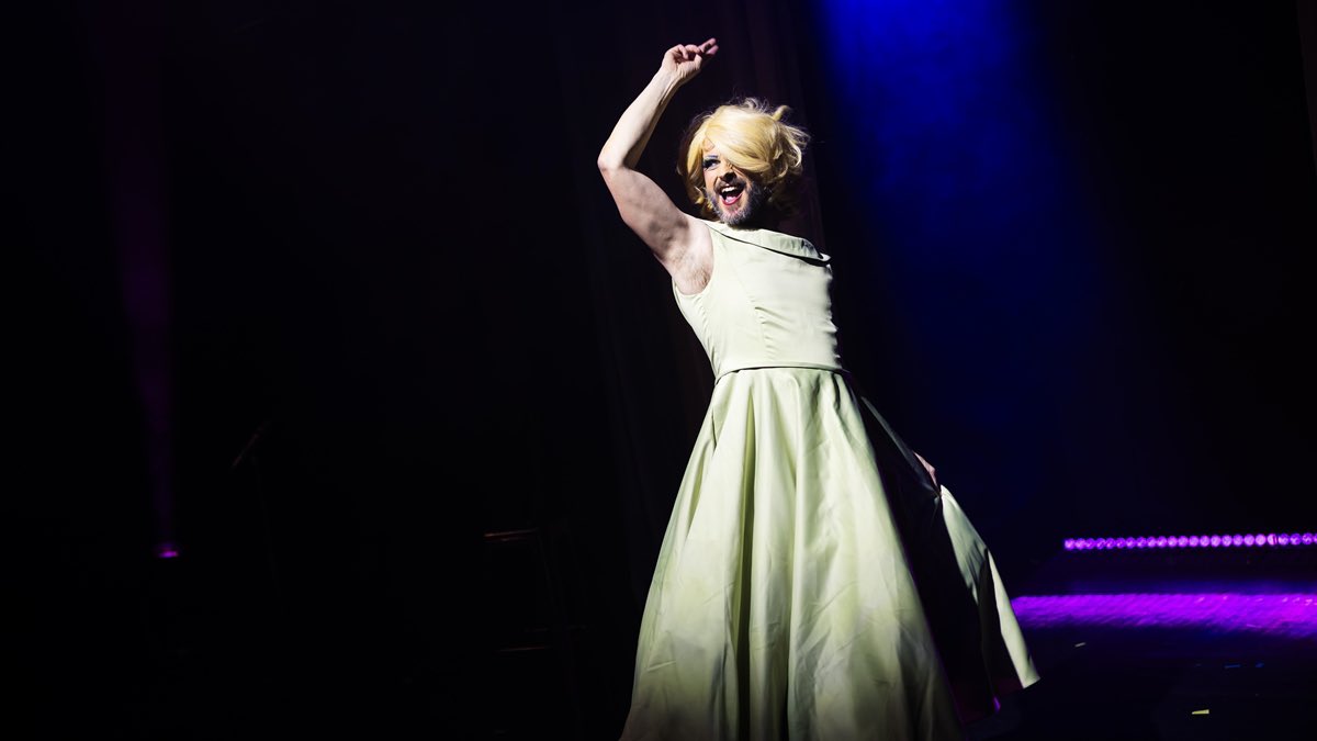 MusicalTheatreR's tweet photo. ‘Funny, catty, poignant, at times shocking, but through it all shines an honesty’

★★★★ for Jonny Woo: Suburbia at Main Hall at Summerhall @edfringe @sohotheatre 

https://t.co/NSLLyF8nNm https://t.co/Eblz7wHfIh